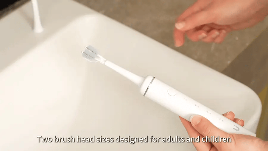UniTooth adult and kids brush head size demonstration